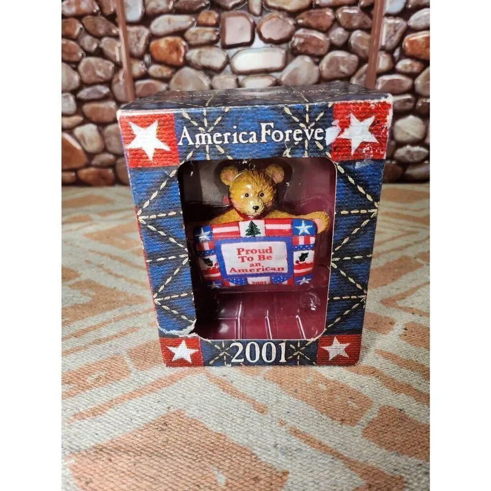 Collectibles American Greetings 2001 Proud to be an American Bear Ornament